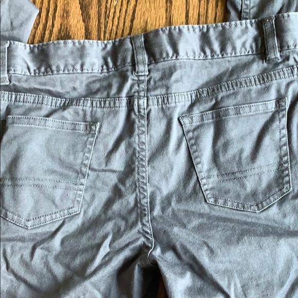 Lol a little wrinkled . Boys southern tide khakis - Picture 2 of 2